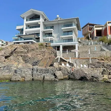 Sea Dream Above The Sea Apartment